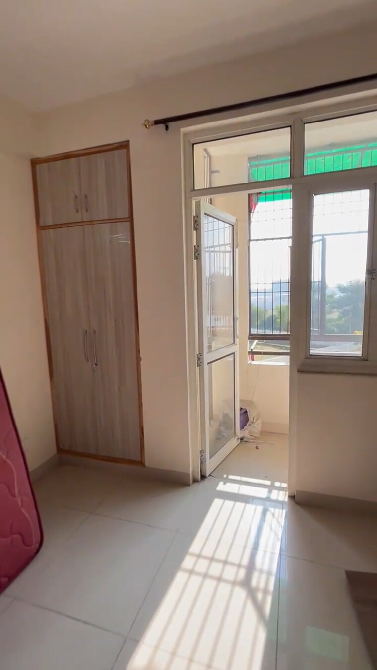 Room, wave-executive-floors 2 Bedroom 900 Sq.Ft. Apartment In Wave City Ghaziabad 9794526