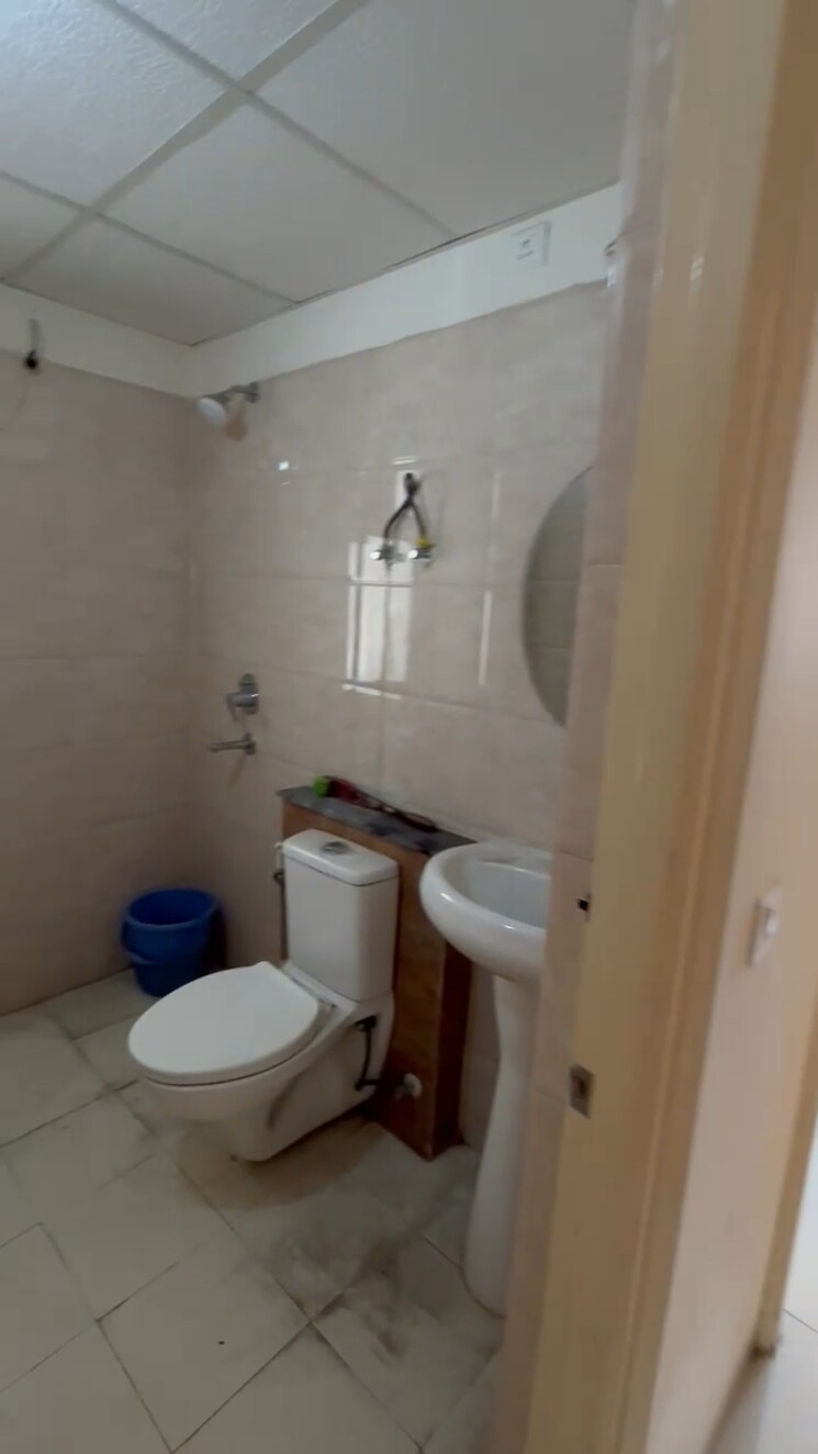 Bathroom, wave-executive-floors 2 Bedroom 900 Sq.Ft. Apartment In Wave City Ghaziabad 9794526