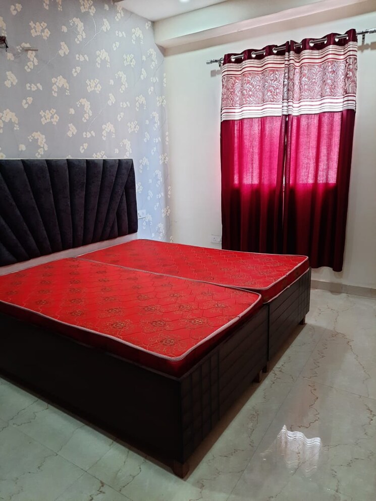 Bedroom, kishanpura 3 Bedroom 110 Sq.Yd. Builder Floor In Kishanpura Zirakpur 9794535
