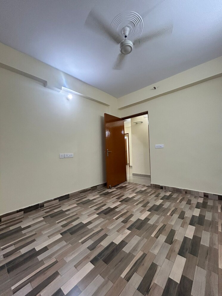 Room, amrapali-centurian-park 3.5 Bedroom 1667 Sq.Ft. Apartment In Tech Zone 4 Greater Noida Greater Noida 9794550