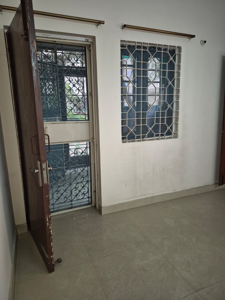 undefined, mayur vihar 2.5 Bedroom 754 Sq.Ft. Apartment In Mayur Vihar Delhi 9794595