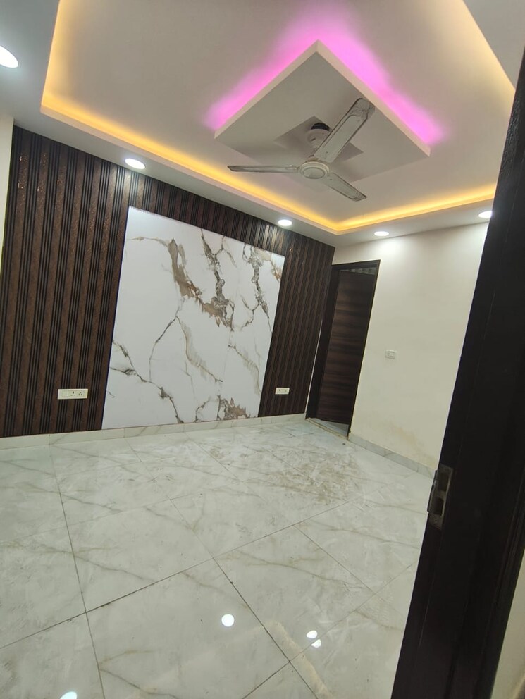 Bedroom, govindpuri 3 Bedroom 100 Sq.Yd. Builder Floor In Govindpuri Delhi 9794700