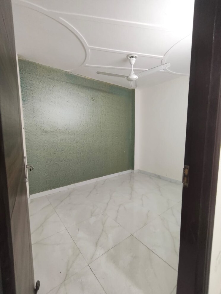 Bathroom, govindpuri 3 Bedroom 100 Sq.Yd. Builder Floor In Govindpuri Delhi 9794700