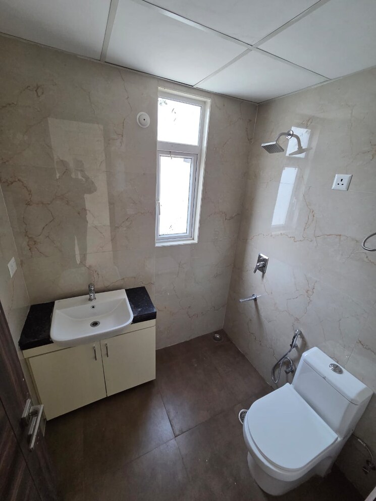 Bathroom, smart-world-gems 3.5 Bedroom 1494 Sq.Ft. Builder Floor In Sector 89 Gurgaon 9794843