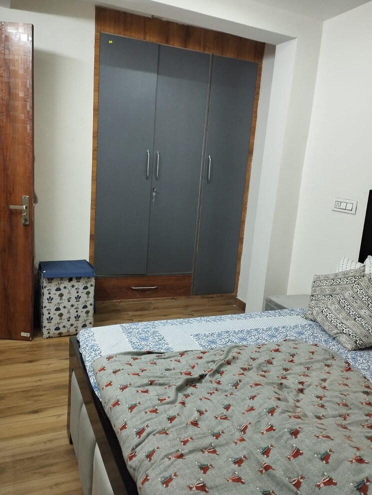 Bedroom, sushant lok ii 2.5 Bedroom 180 Sq.Yd. Builder Floor In Sushant Lok ii Gurgaon 9795355