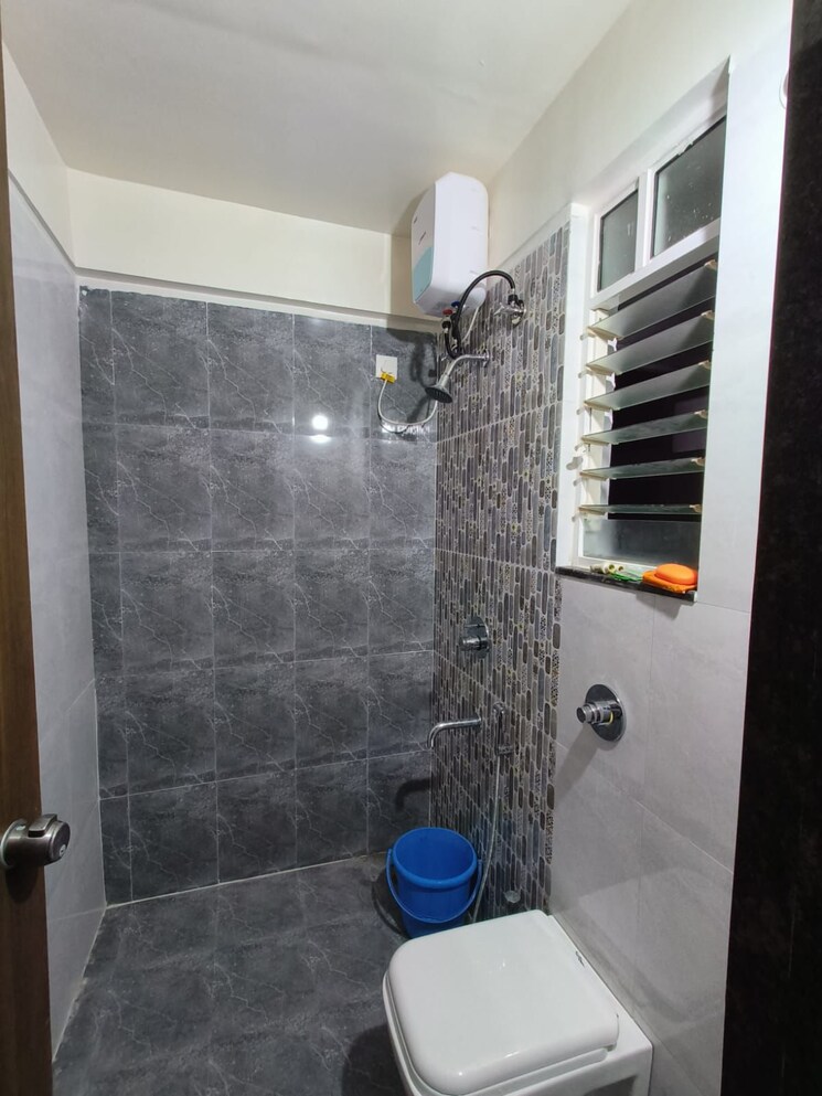 Bathroom, vardhaman-township 2 Bedroom 970 Sq.Ft. Apartment In Hadapsar Pune 9795455