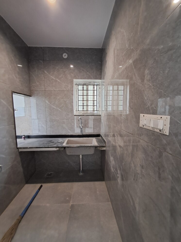 Bathroom, hsr layout 2 Bedroom 1100 Sq.Ft. Builder Floor In Hsr Layout Bangalore 9795487