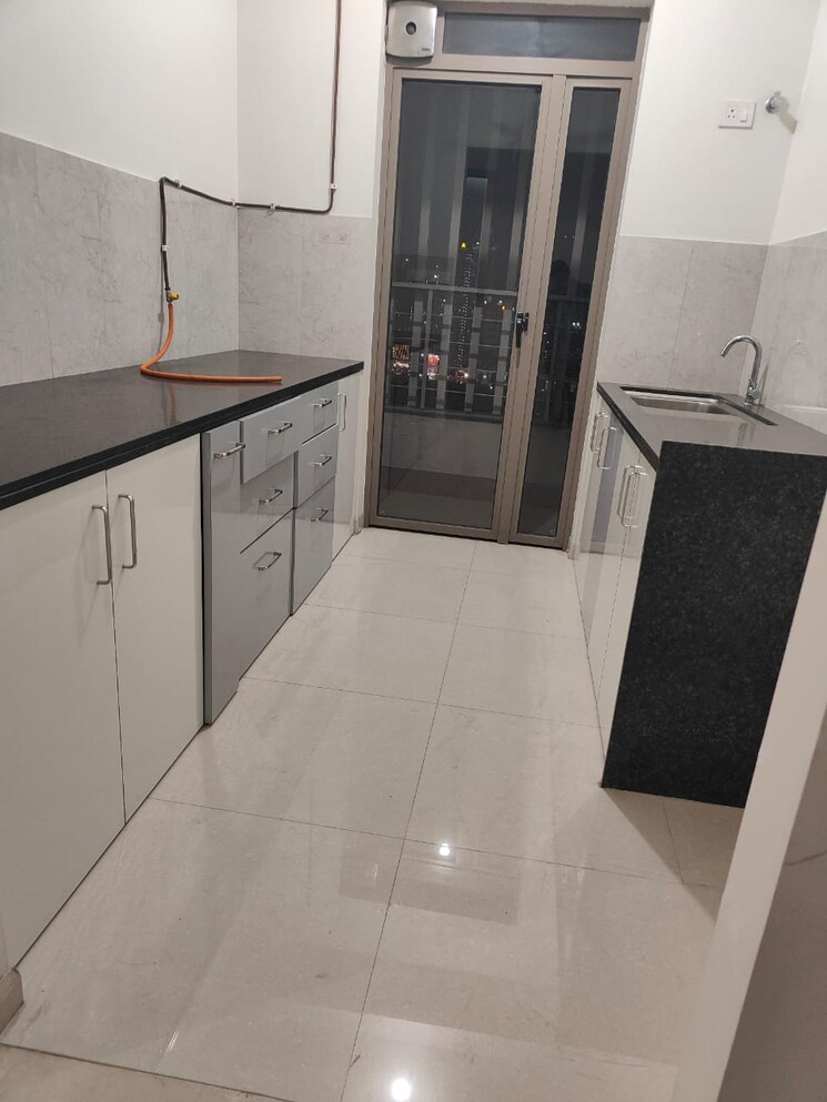 Kitchen, kalpataru-paramount 2 Bedroom 711 Sq.Ft. Apartment In Kapur Bawdi Thane 9795490