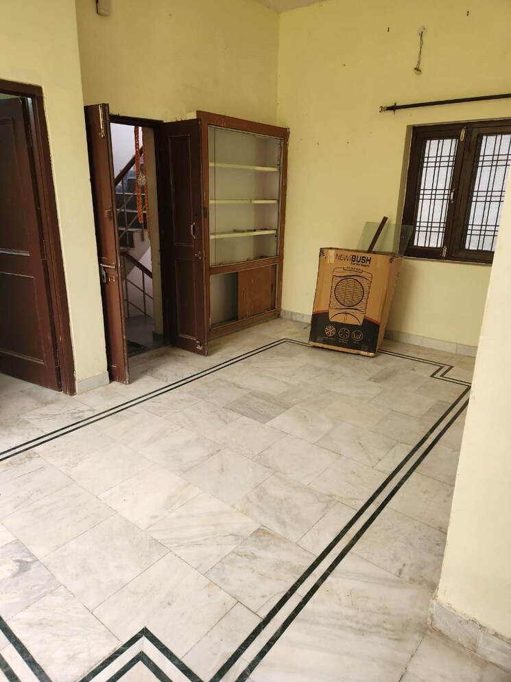 Room, sai-kripa-indira-nagar 3 Bedroom 1400 Sq.Ft. Independent House In Indira Nagar Lucknow 9796012