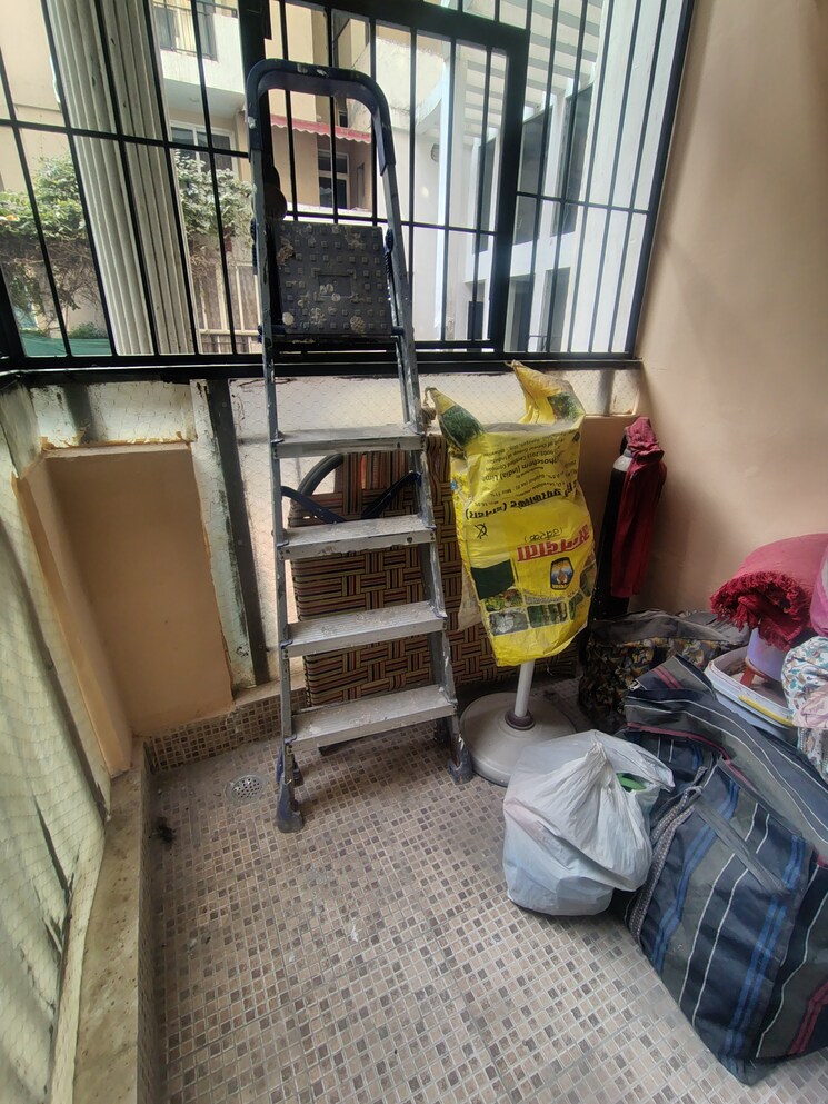 Living Room, krishna-apra-royal-court 3 Bedroom 1855 Sq.Ft. Apartment In Sector 16 Greater Noida Greater Noida 9796529