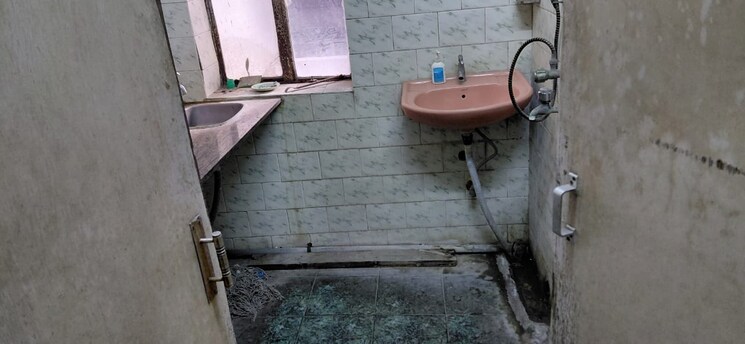 Bathroom, camac street Commercial Office Space 1000 Sq.Ft. In Camac Street Kolkata 9796691