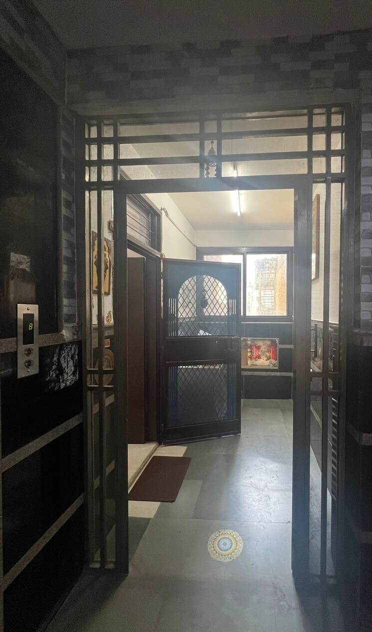 Bathroom, sector 18 dwarka 3 Bedroom 1600 Sq.Ft. Apartment In Sector 18 Dwarka Delhi 9797242