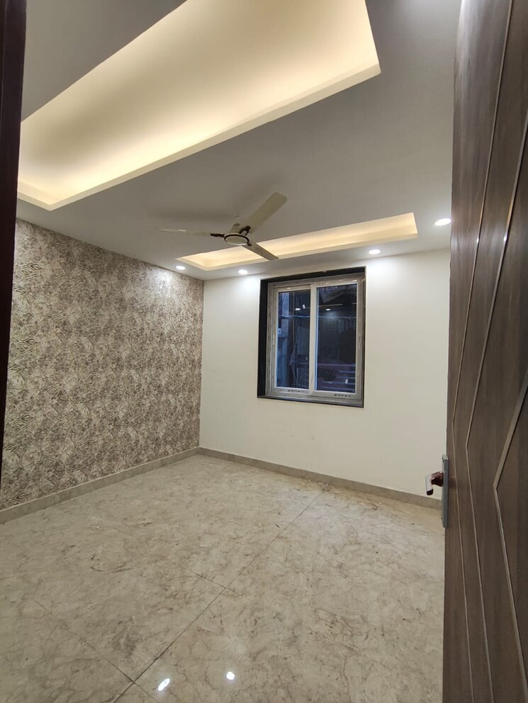 Cover Image, govindpuri 3 Bedroom 100 Sq.Yd. Builder Floor In Govindpuri Delhi 9797316