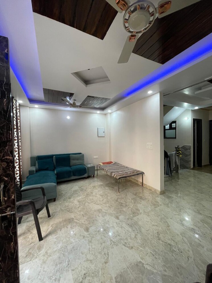 Living Room, sector 21d 4 Bedroom 350 Sq.Yd. Builder Floor In Sector 21d Faridabad 9797479