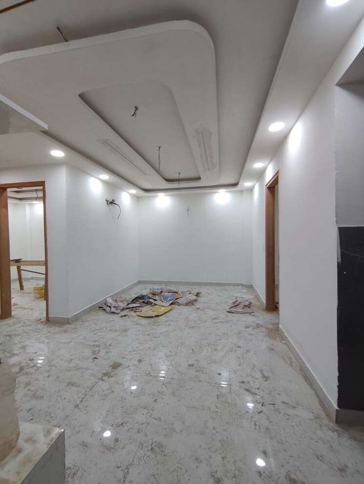 undefined, govindpuri 3 Bedroom 100 Sq.Yd. Builder Floor In Govindpuri Delhi 9797487