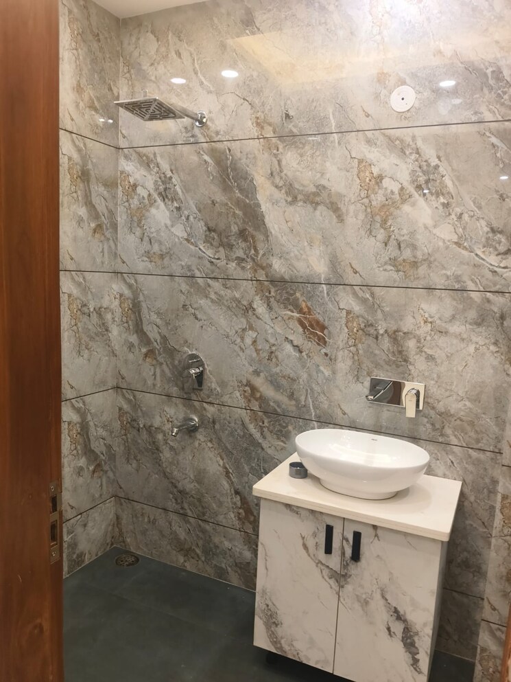 Bathroom, rps-palm-drive 3 Bedroom 125 Sq.Yd. Builder Floor In Sector 88 Faridabad 9798125