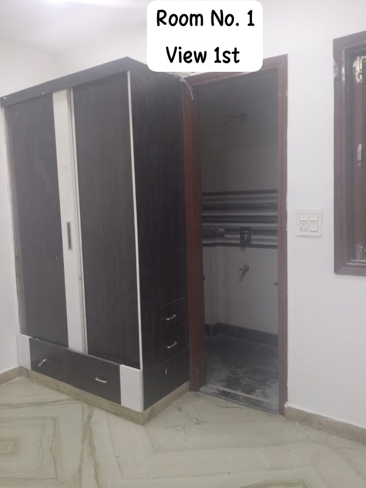 Bathroom, rohini sector 8 2 Bedroom 700 Sq.Ft. Builder Floor In Rohini Sector 8 Delhi 9797996