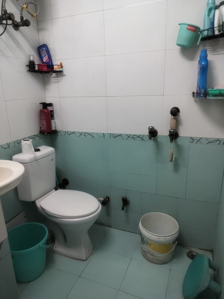 Attached Bathroom, rwa-apartments-sector-29 1 RK 350 Sq.Ft. Apartment In Sector 29 Noida 9798096