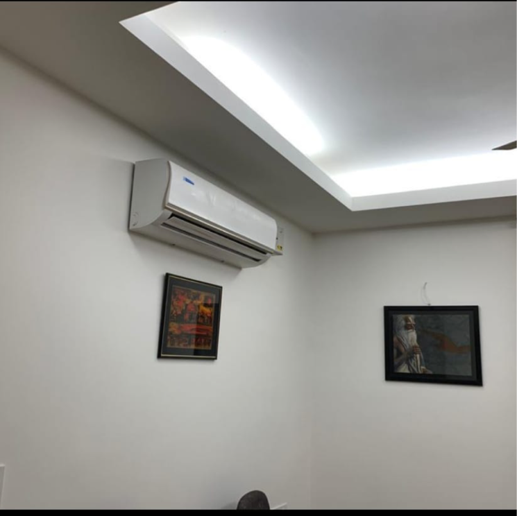 Room, rohini 4 Bedroom 2200 Sq.Ft. Apartment In Rohini Delhi 9798277