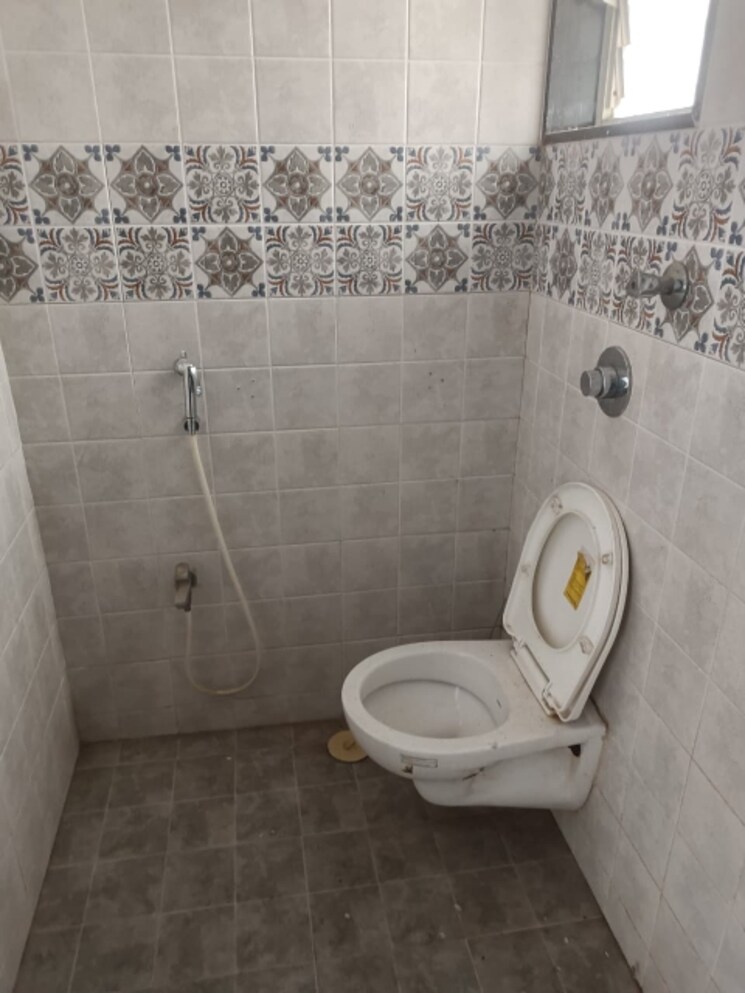 Bathroom, shankeshwar-dang-ikon 3 Bedroom 1300 Sq.Ft. Apartment In Ravet Pune 9798322