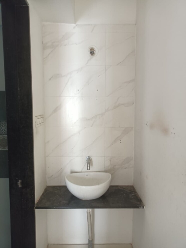 Bathroom, shankeshwar-dang-ikon 3 Bedroom 1300 Sq.Ft. Apartment In Ravet Pune 9798322