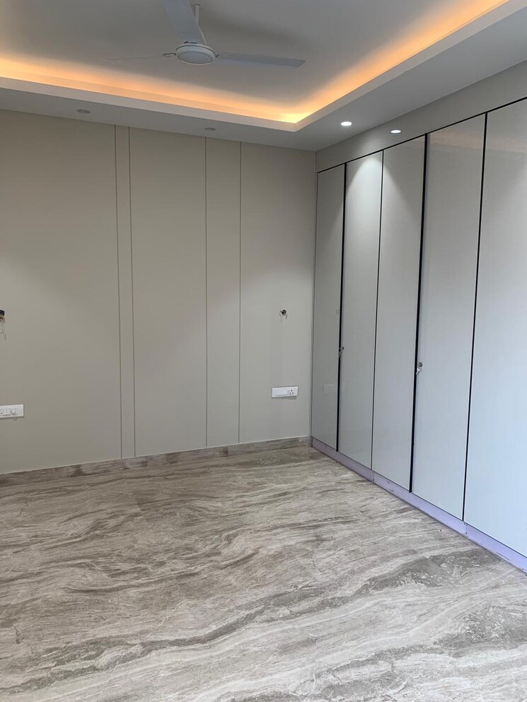 Room, sector 89 3 Bedroom 1872 Sq.Ft. Builder Floor In Sector 89 Faridabad 9799023