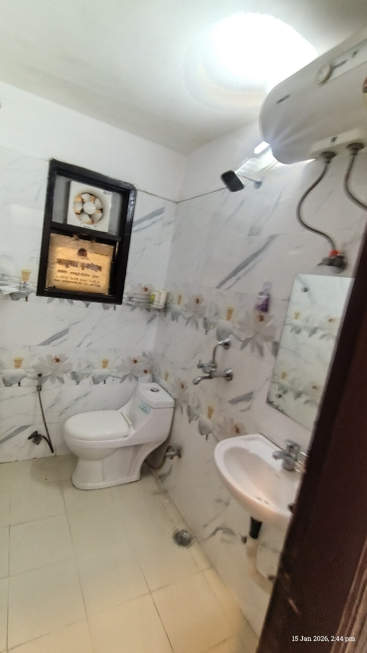 Bathroom, sector 31 1 RK 320 Sq.Ft. Apartment In Sector 31 Gurgaon 9799435