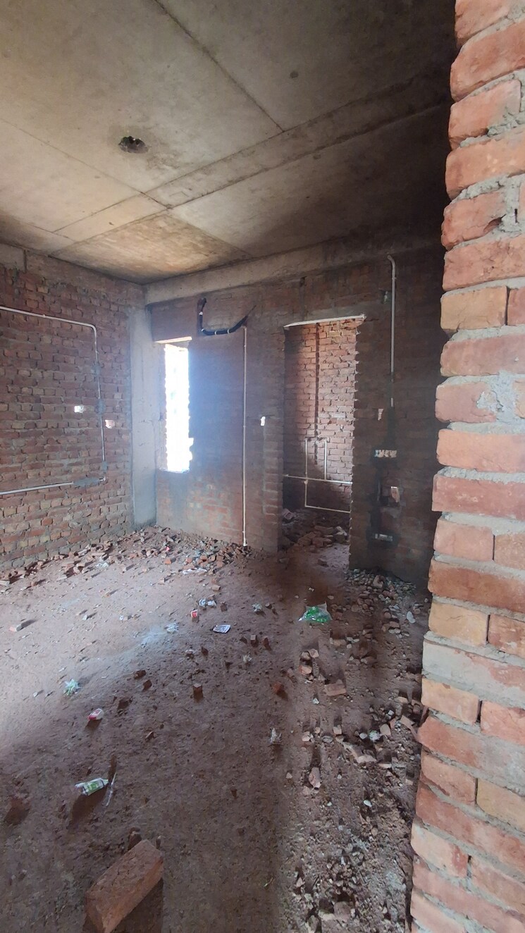 Room, sector 85 4 Bedroom 334 Sq.Yd. Builder Floor In Sector 85 Faridabad 9799566