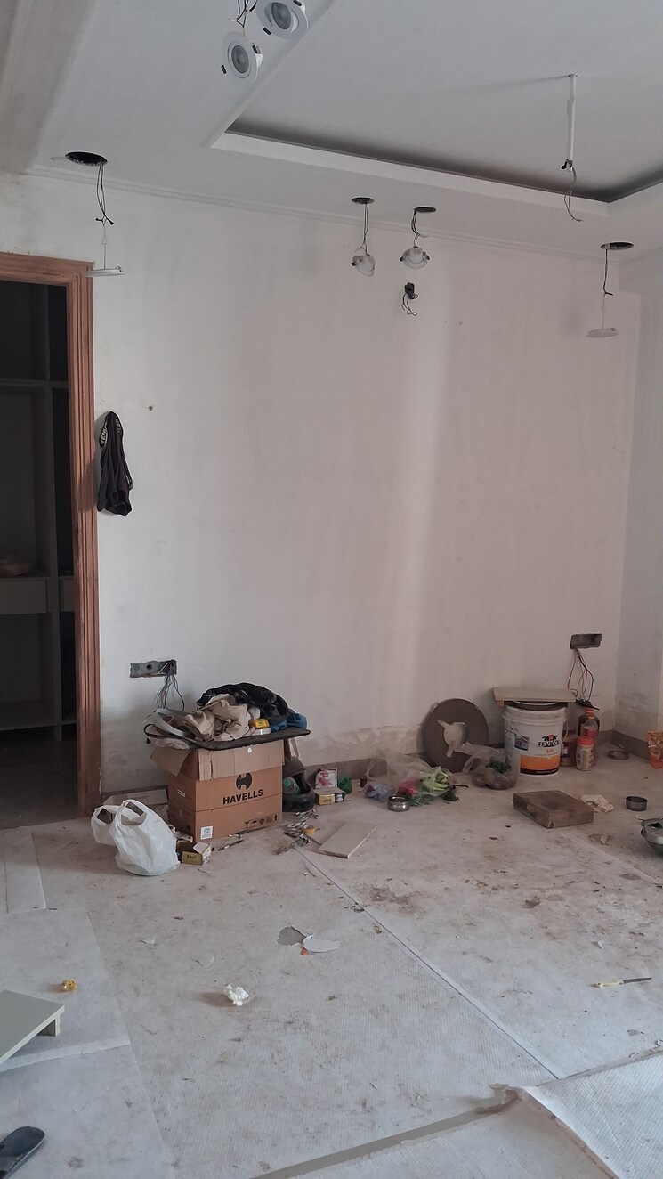 Room, sector 85 3 Bedroom 234 Sq.Yd. Builder Floor In Sector 85 Faridabad 9799612