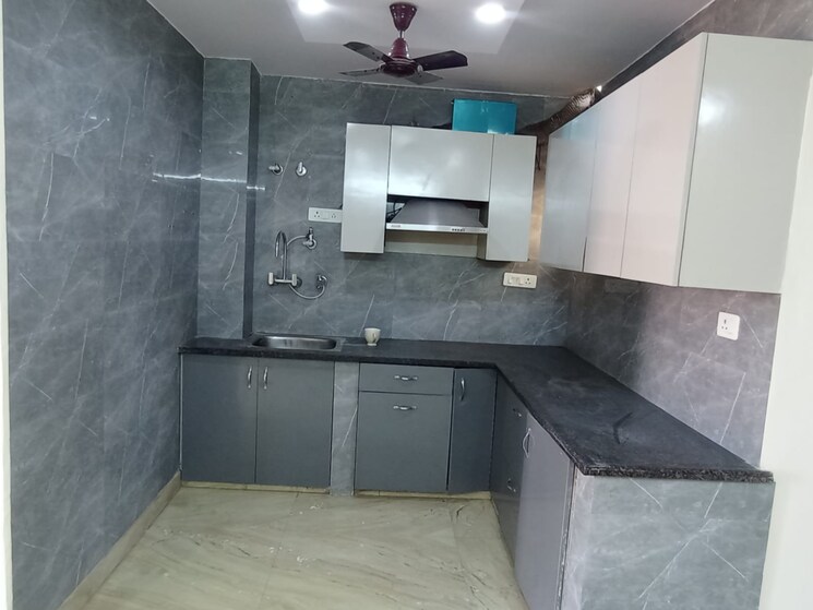 Kitchen, west patel nagar 2 Bedroom 1000 Sq.Ft. Builder Floor In West Patel Nagar Delhi 9799649