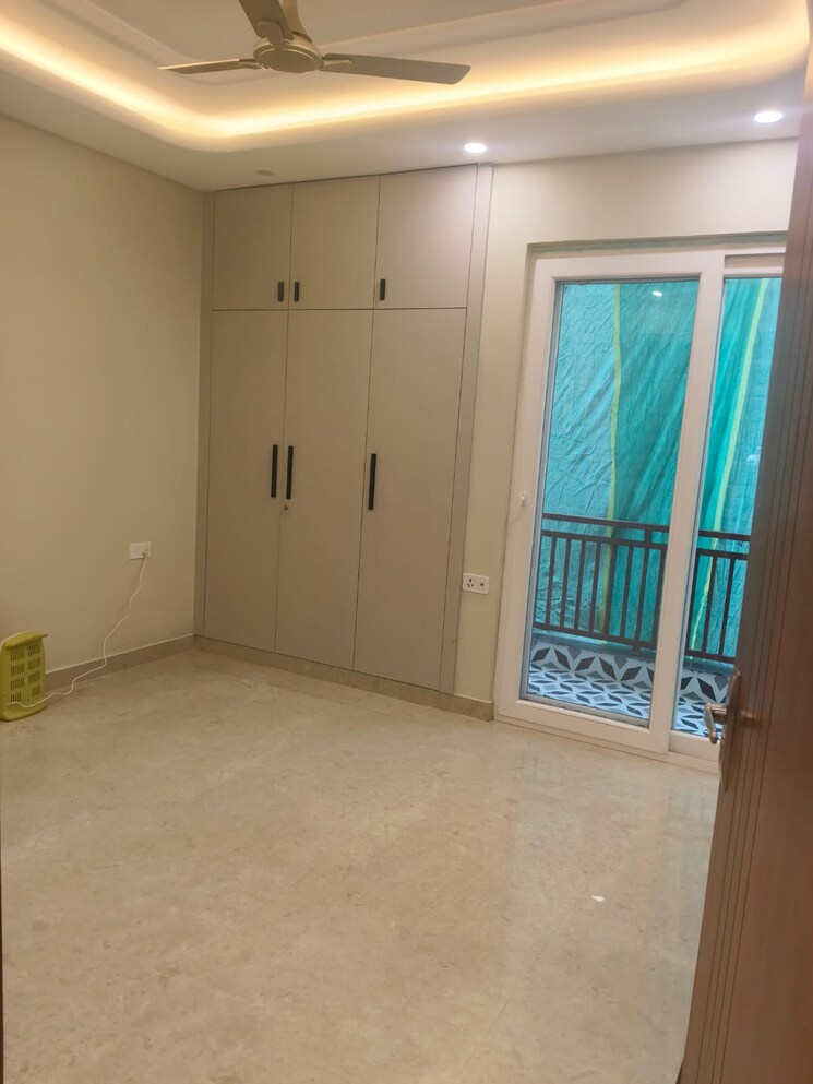 Room, puri-kohinoor 2 Bedroom 120 Sq.Yd. Builder Floor In Sector 89 Faridabad 9799642