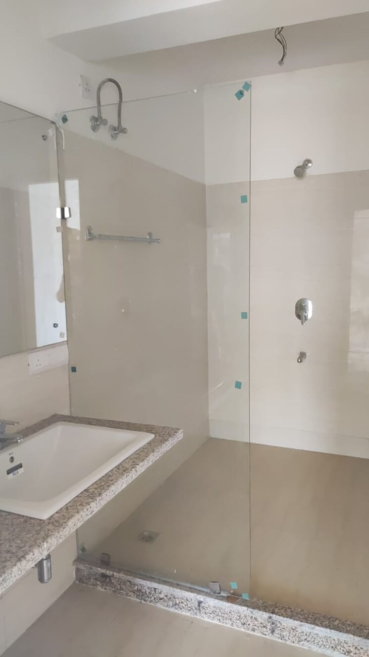 Bathroom, dlf-express-greens 3 Bedroom 1941 Sq.Ft. Apartment In Manesar Sector 1a Gurgaon 9799620