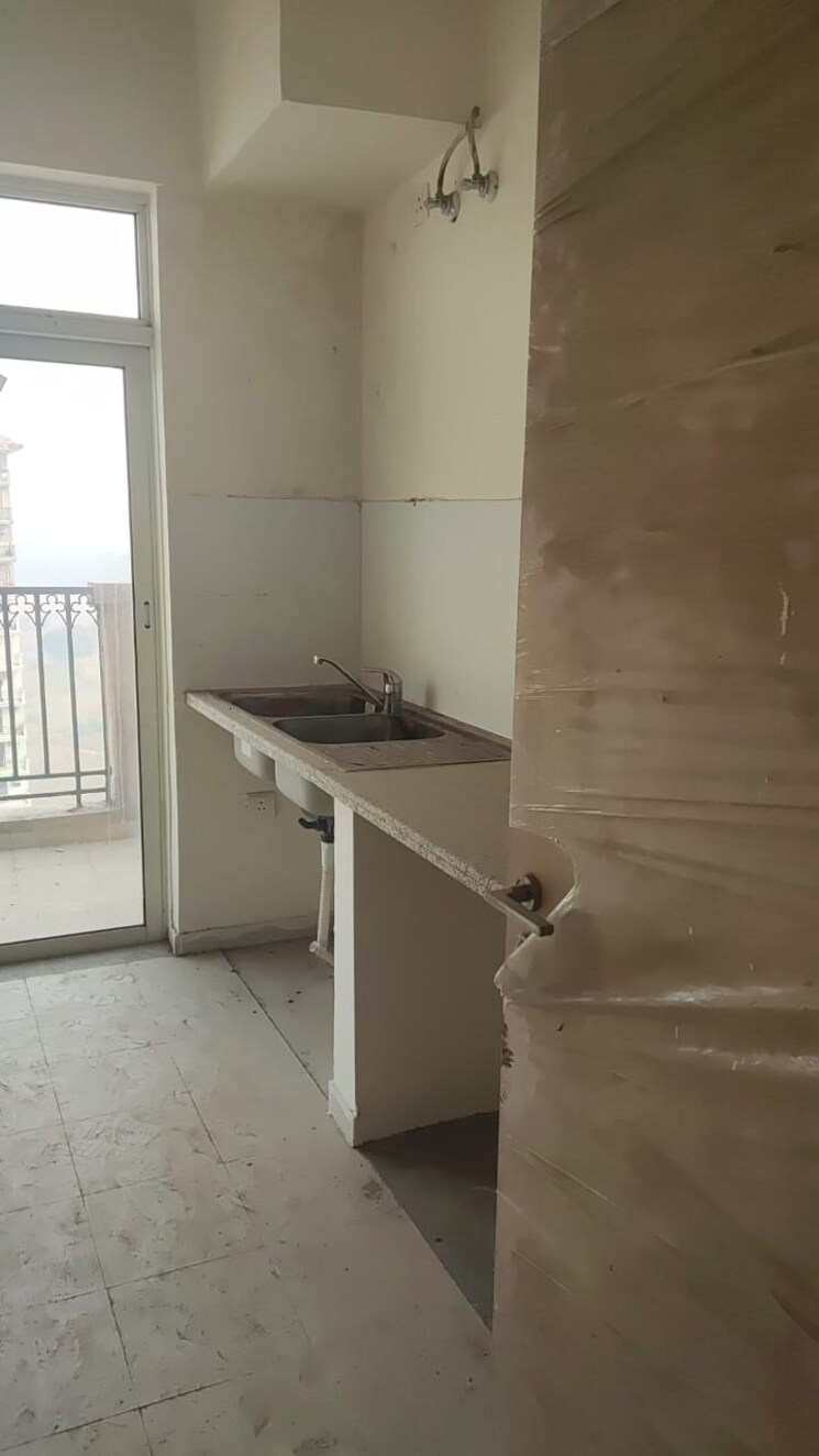 Room, dlf-express-greens 3 Bedroom 1941 Sq.Ft. Apartment In Manesar Sector 1a Gurgaon 9799620