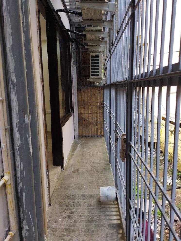 Balcony, east of kailash 3 Bedroom 1125 Sq.Ft. Builder Floor In East Of Kailash Delhi 9799685