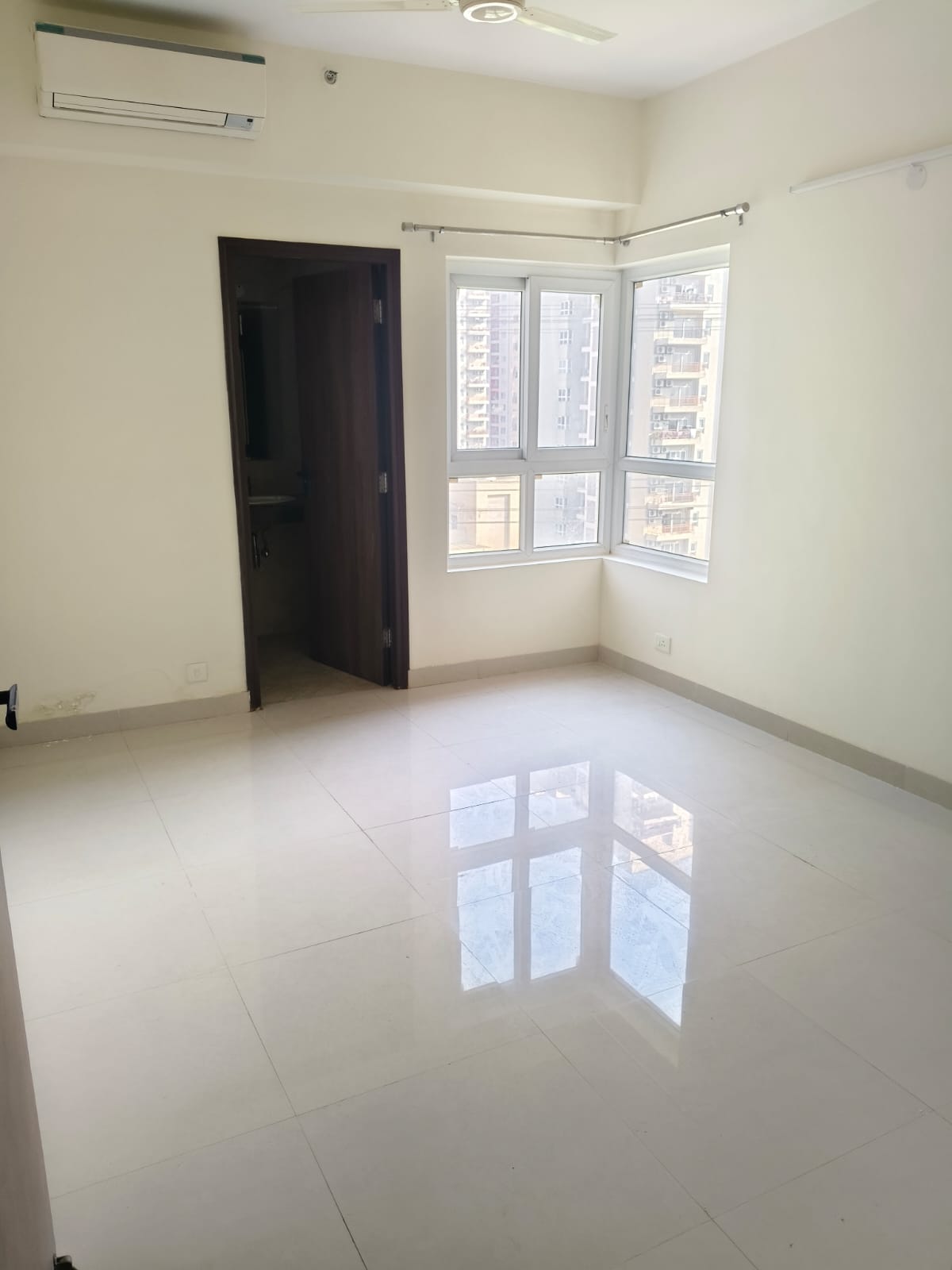 3 BHK + Store Room 1750 Sq.Ft. Apartment in Adani Oyster Arcade