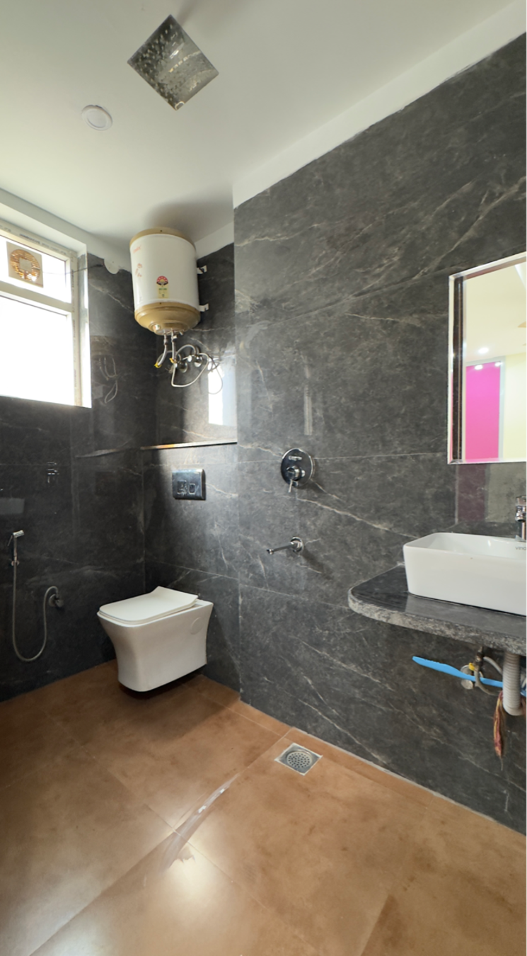 Bathroom, chattarpur 3 Bedroom 1500 Sq.Ft. Builder Floor In Chattarpur Delhi 9799947