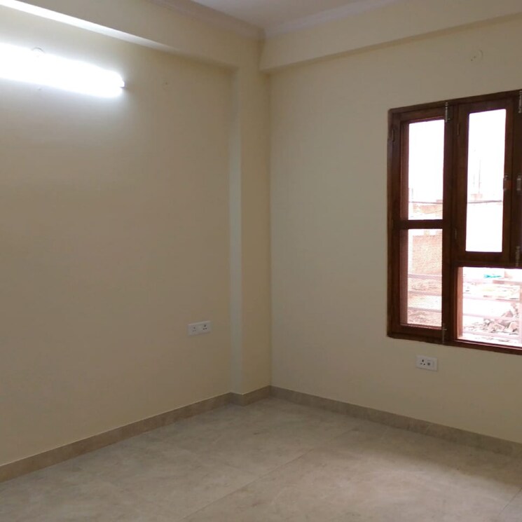 Room, palam vihar extension 3.5 Bedroom 1400 Sq.Ft. Apartment In Palam Vihar Extension Gurgaon 9800085