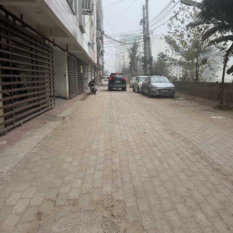  Parking, palam vihar extension 3.5 Bedroom 1400 Sq.Ft. Apartment In Palam Vihar Extension Gurgaon 9800085