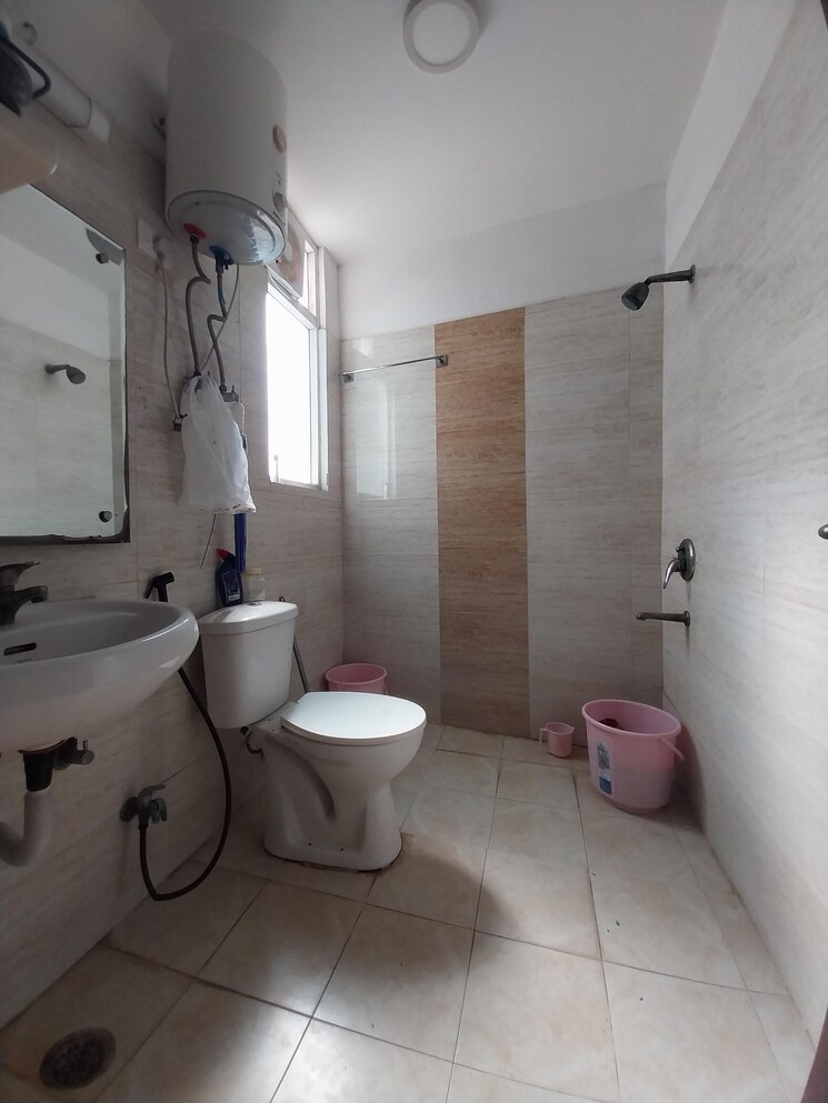 Bathroom, great-value-sharanam 4 Bedroom 2284 Sq.Ft. Apartment In Sector 107 Noida 9800078