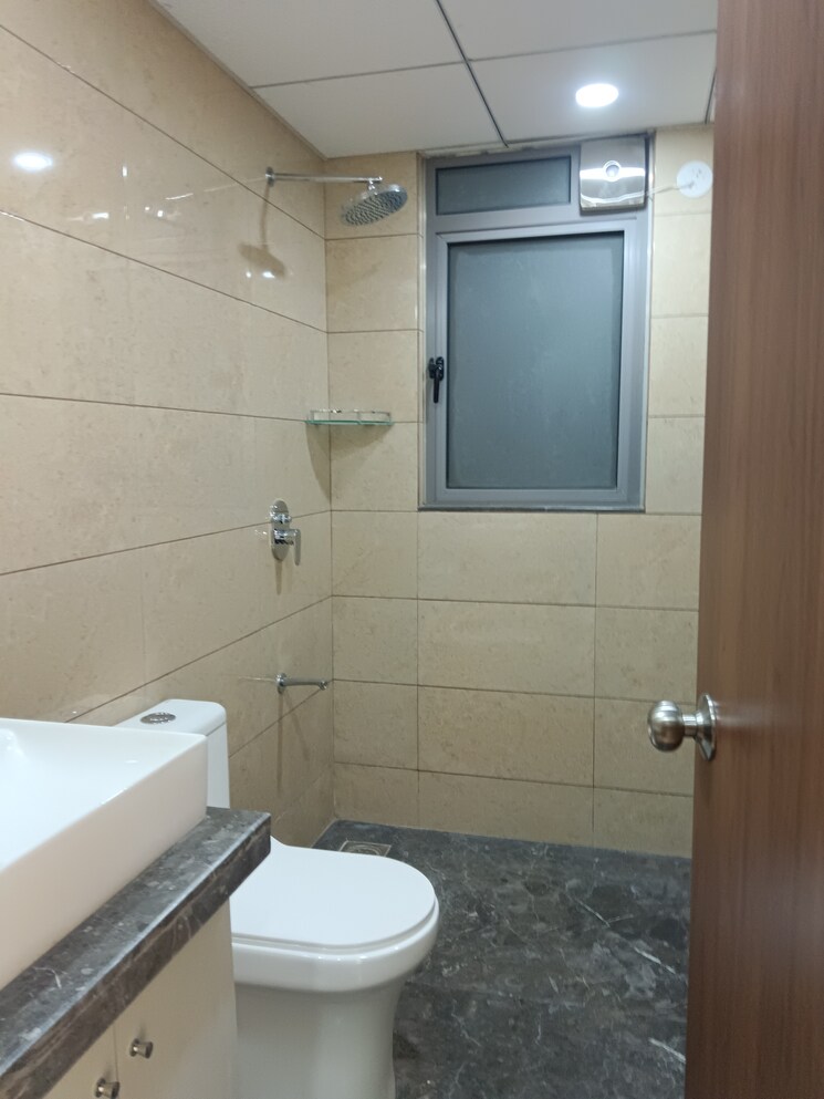 Bathroom, kalpataru-immensa 2 Bedroom 808 Sq.Ft. Apartment In Kolshet Road Thane 9800111
