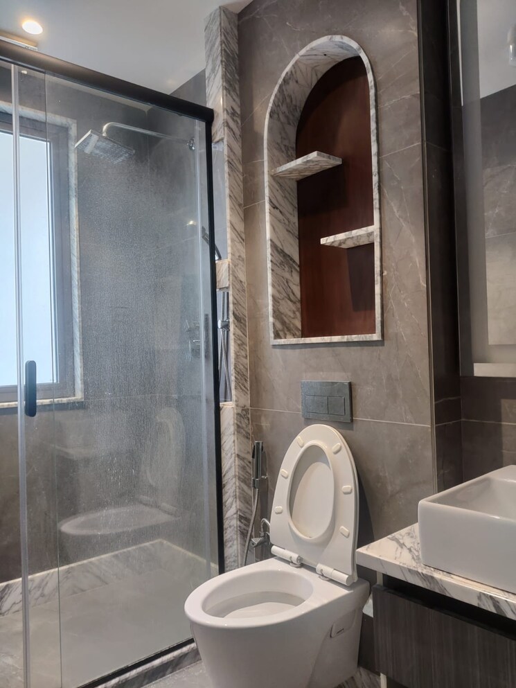 Bathroom, unitech-south-city-1 4 Bedroom 4520 Sq.Ft. Builder Floor In South City 1 Gurgaon 9800212