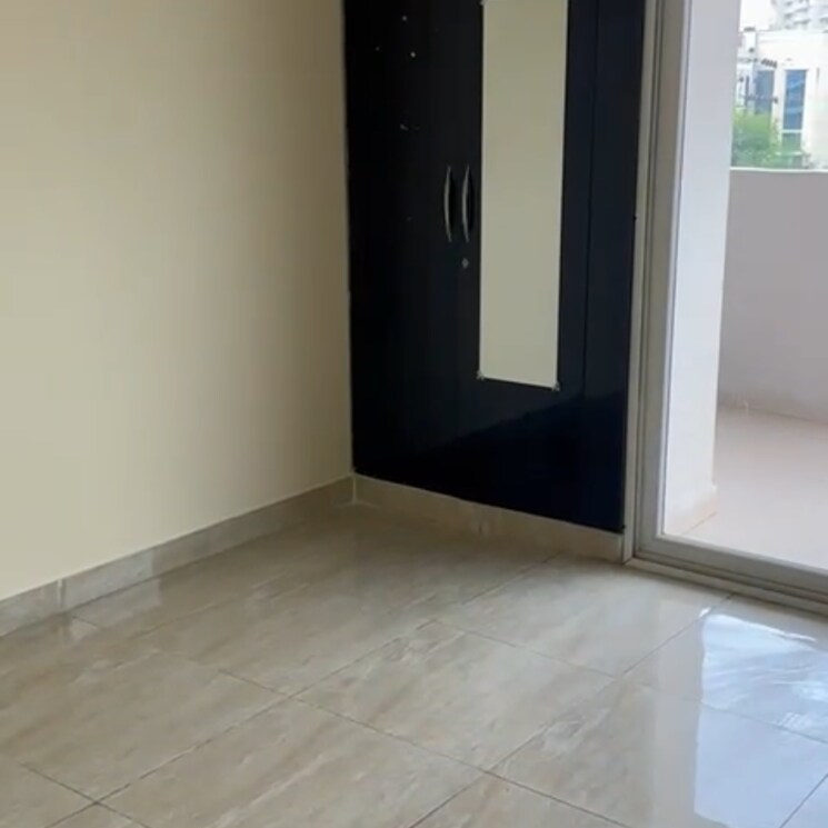 Room, gaur-city-7th-avenue 3 Bedroom 1359 Sq.Ft. Apartment In Sector 4 Greater Noida Greater Noida 9800345