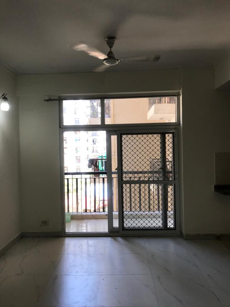 Room, amrapali-zodiac 2 Bedroom 950 Sq.Ft. Apartment In Sector 120 Noida 9800476