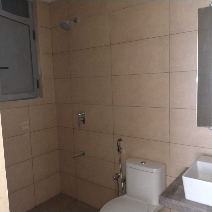 Bathroom, kalpataru-vienta 2 Bedroom 740 Sq.Ft. Apartment In Ashok Nagar Mumbai 9800530