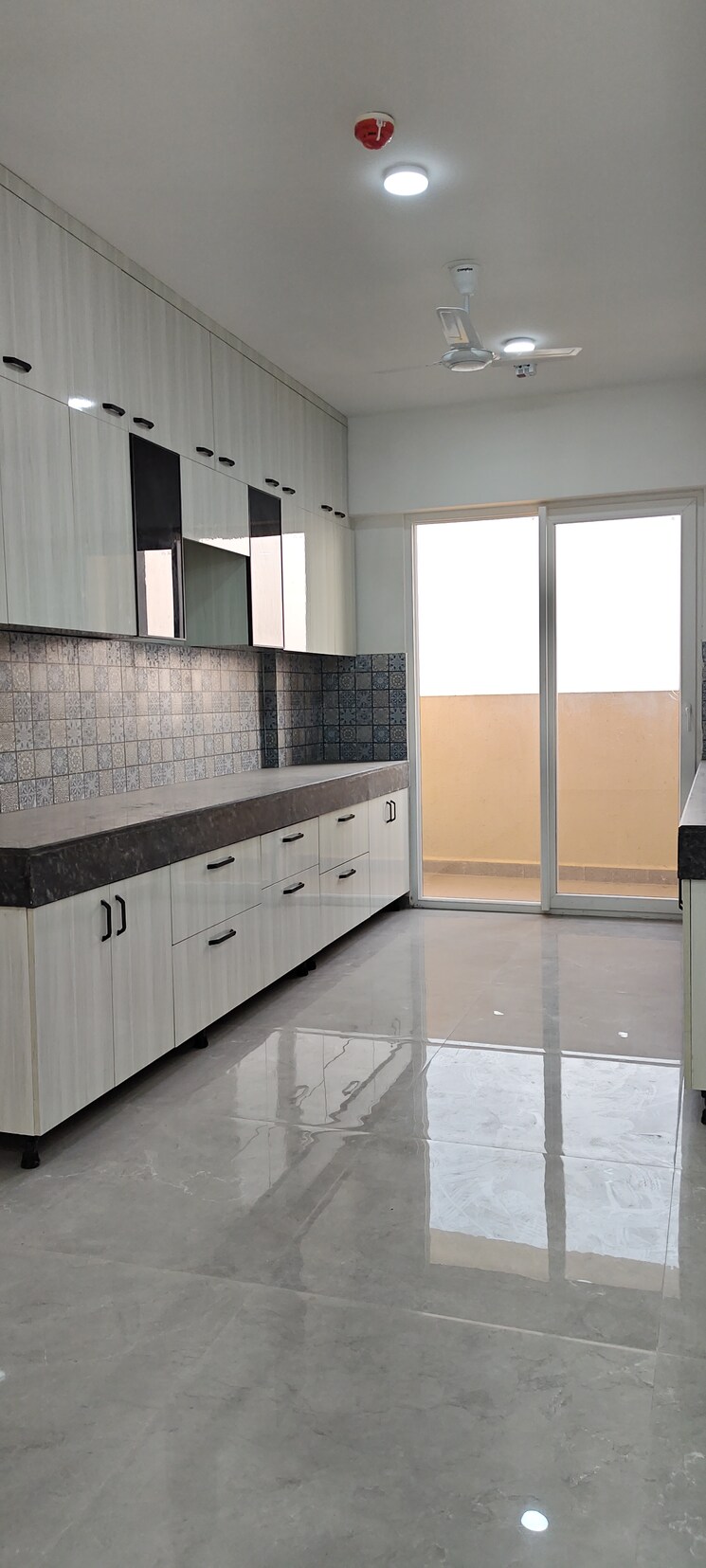 Kitchen, tulip-yellow 3 Bedroom 1704 Sq.Ft. Apartment In Sector 69 Gurgaon 9800609