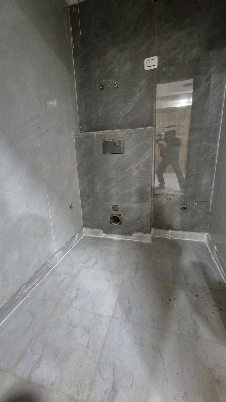 Bathroom, sector 107 2 Bedroom 900 Sq.Ft. Builder Floor In Sector 107 Noida 9800865