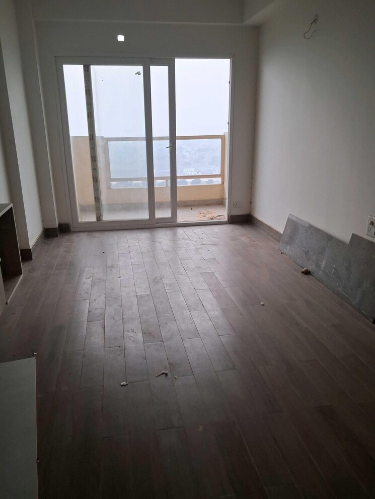 Room, gaur-runway-suites Studio 460 Sq.Ft. Apartment In Gaur Yamuna City Greater Noida 9800887