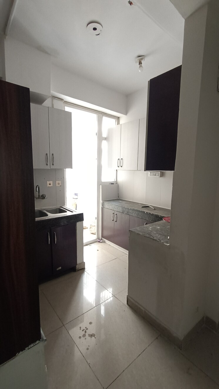 Kitchen, ajnara-grand-heritage 2 Bedroom 984 Sq.Ft. Apartment In Sector 74 Noida 9800901