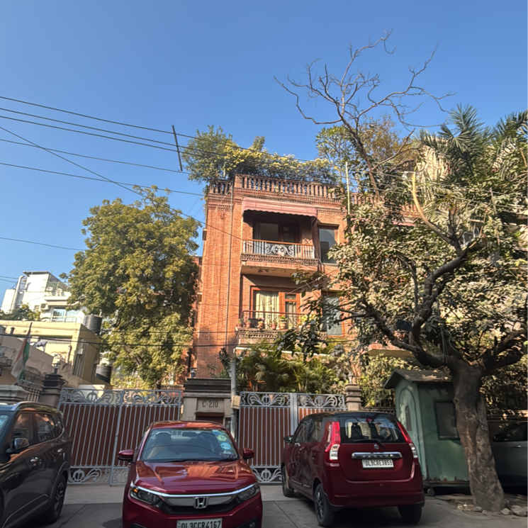 Cover Image, sarvodaya enclave 4 Bedroom 475 Sq.Yd. Builder Floor In Sarvodaya Enclave Delhi 9800940