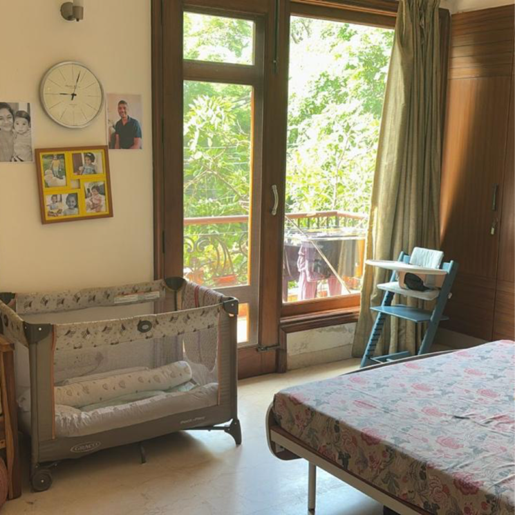 Bedroom, sarvodaya enclave 4 Bedroom 475 Sq.Yd. Builder Floor In Sarvodaya Enclave Delhi 9800940